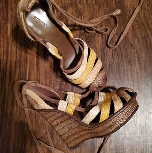 Bottega and Veneta Woven Raffia Wedges Platform 38